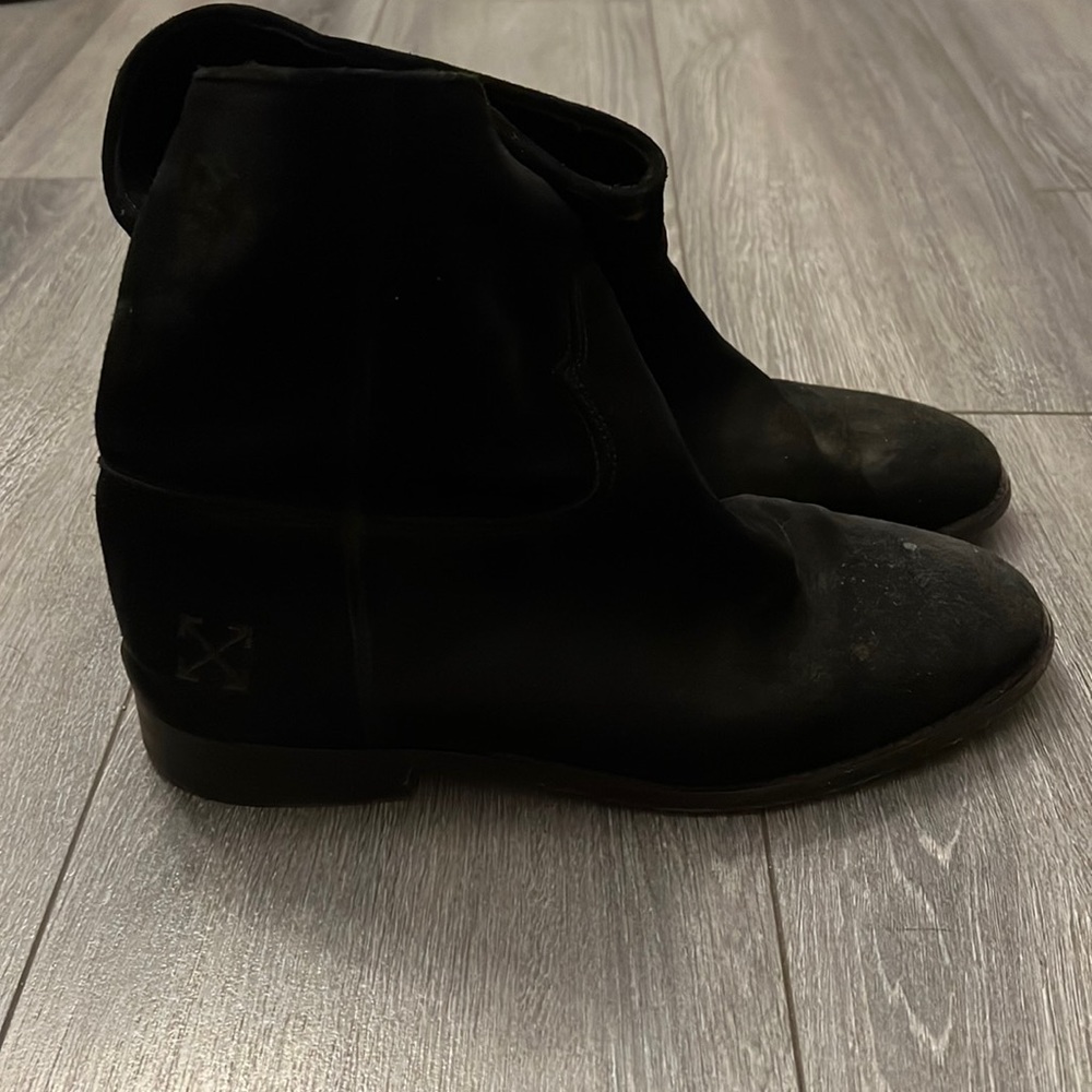Off white Chelsea boots size 10